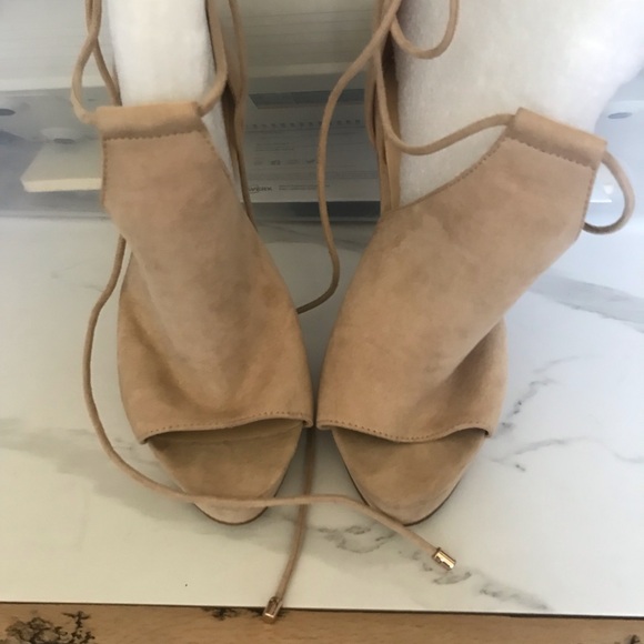 ALDO Suede Heels - Picture 3 of 3